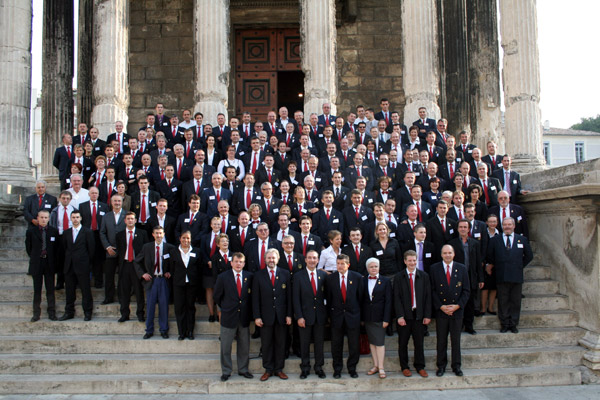 Les Membres de l'ASP devant le Panthéon