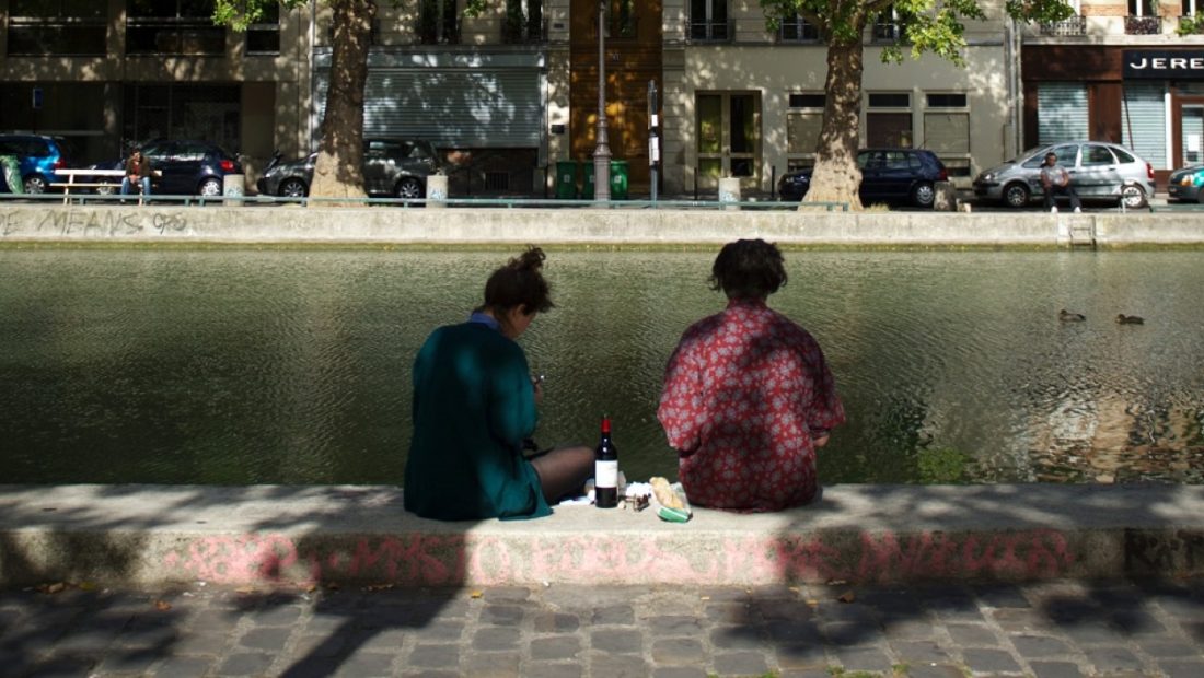Pique-Nique au vin sur les quais parisiens photo @MARTIN BUREAU / AFP