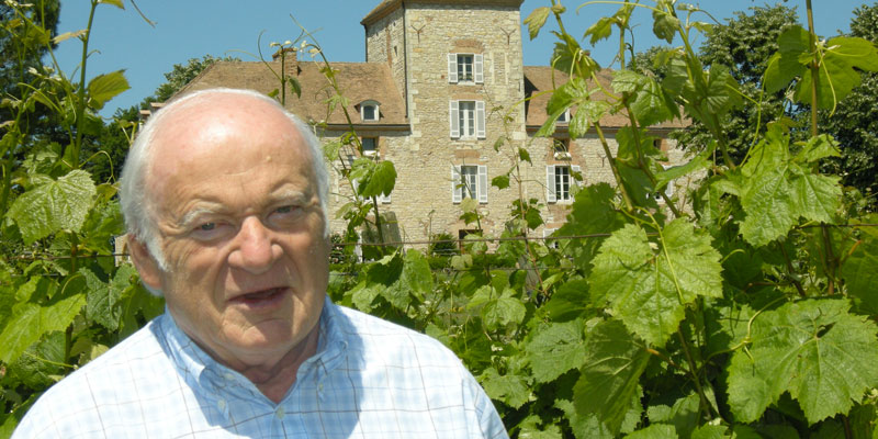Georges Vigouroux dans ses vignes de Haute Serres