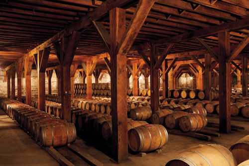 Chiles_Heritage_Wineries_Vina_Santa_Rita_barrel_room