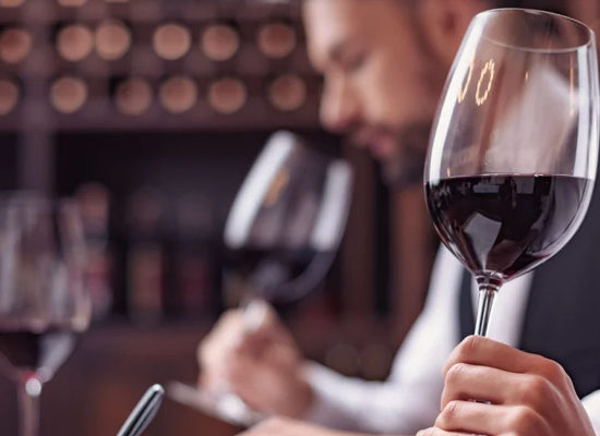 Comment devenir sommelier ou caviste en 70 jours