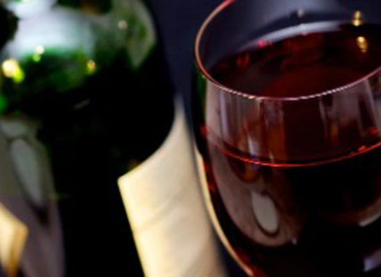 Verre de Vin rouge et bouteille